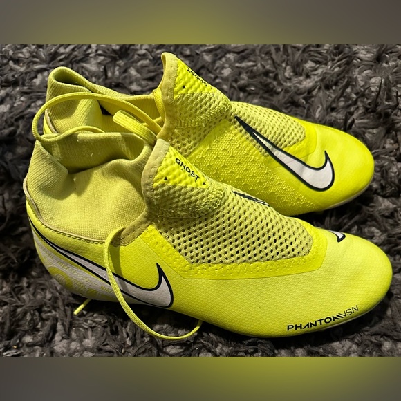 Nike phantom ghost soccer cleats - Picture 1 of 3
